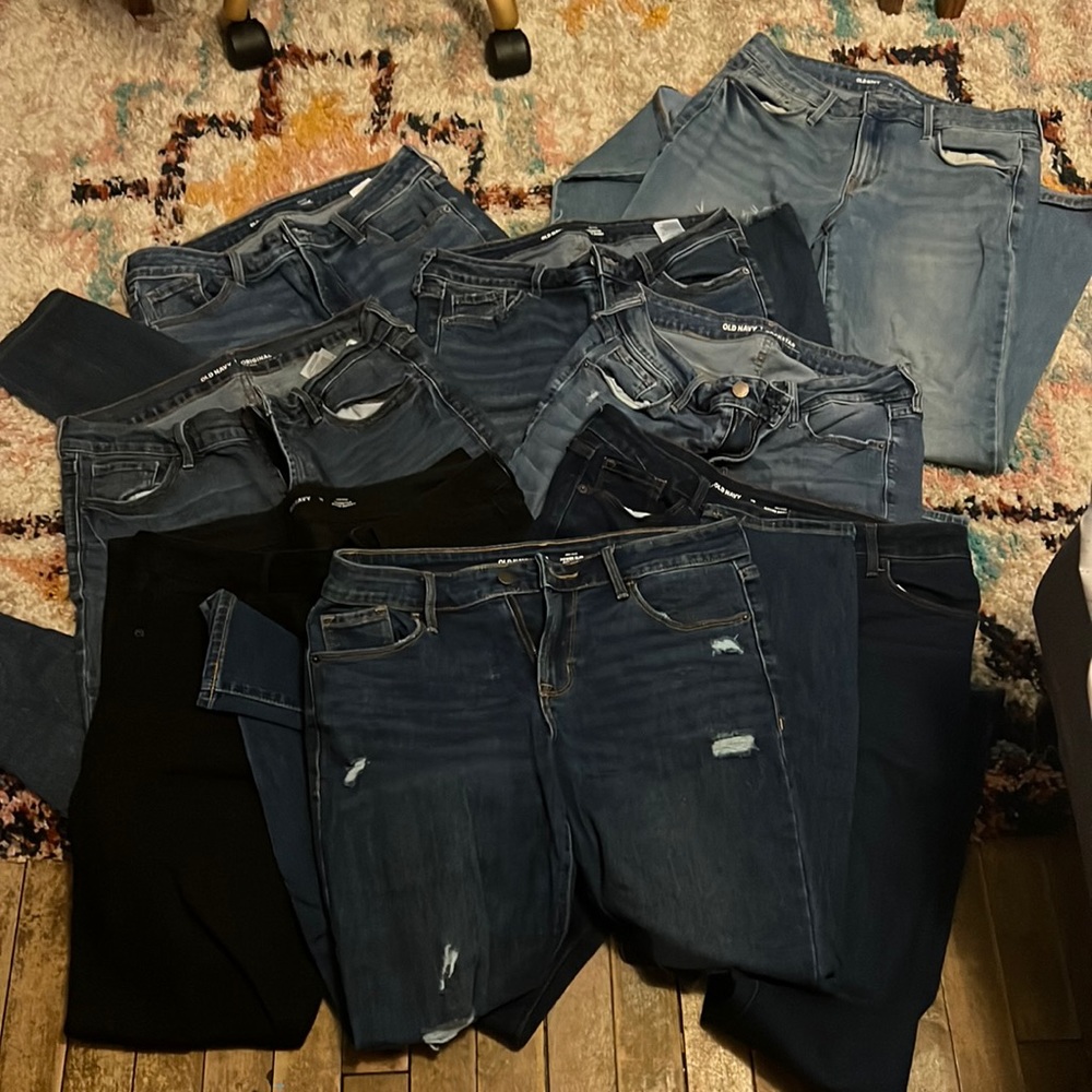 Bundle of Old Navy jeans. All basically New size 10